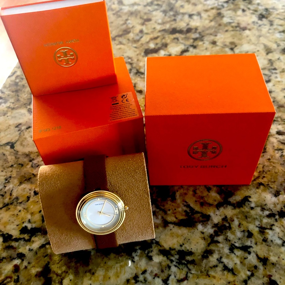 New Luggage gold/tan Tory Burch Watch-Authentic purchased from Tory Burch❤️